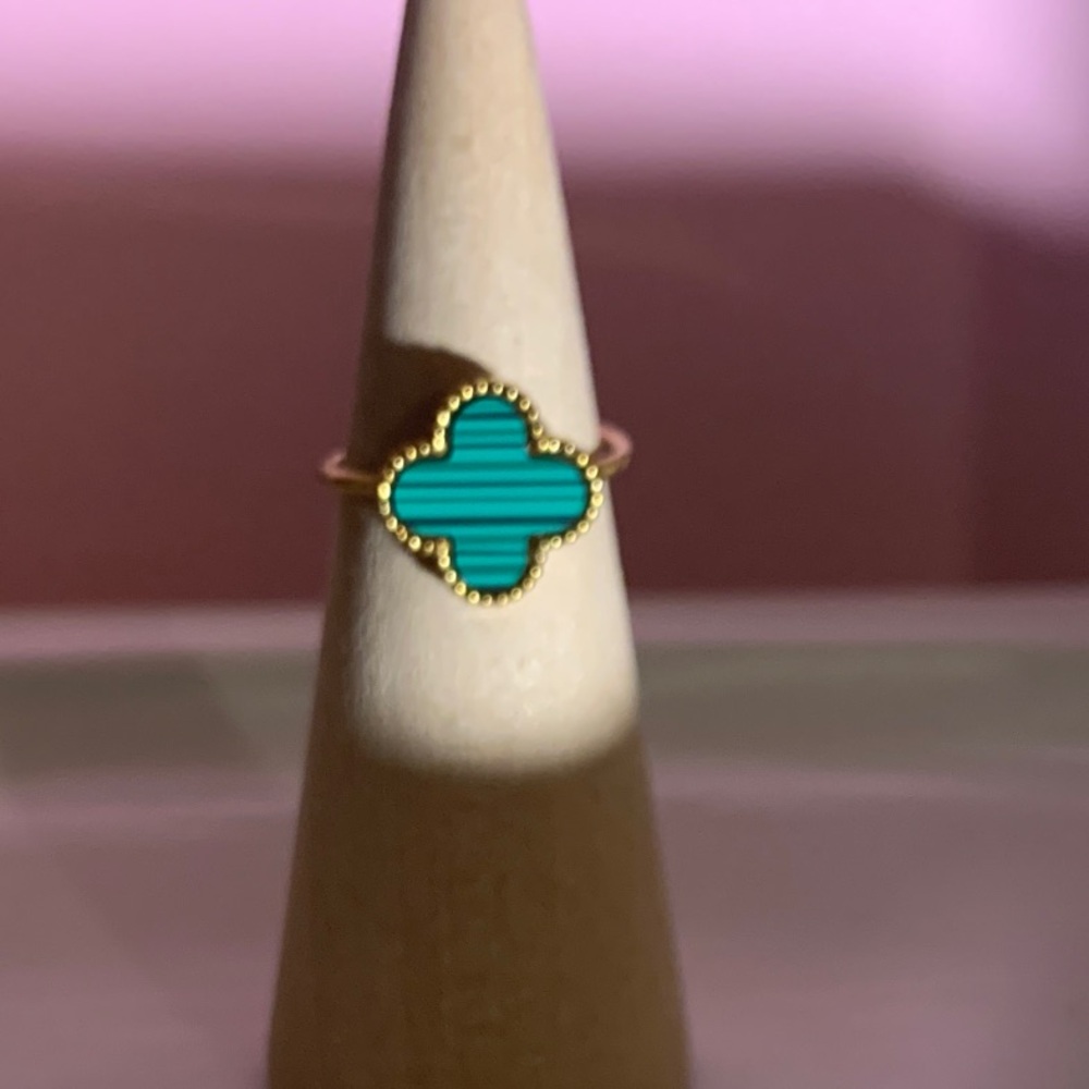 Clover Ring - image 2